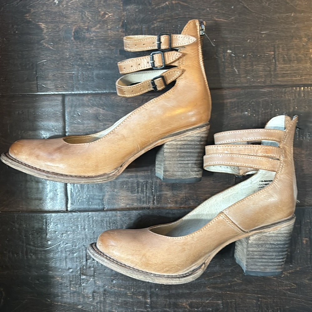 Tan Leather Strappy Women's Shoes Sandals Freebird size 9 Randi - Picture 3 of 11